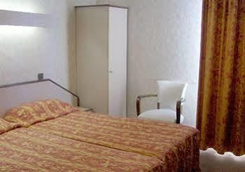 Terminus Hotel Tours Buitenkant foto